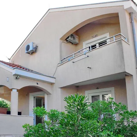 דירה Olives נין