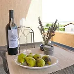 Olives Apartment *