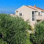 Olives Apartment Nin